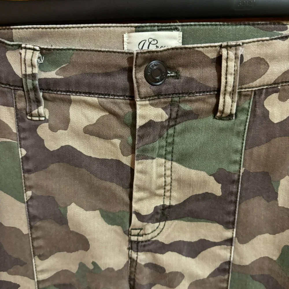 J. Crew Camo High Rise‎ Pants Vintage Straight Cargo Jeans Size Crop Leg Size 25
